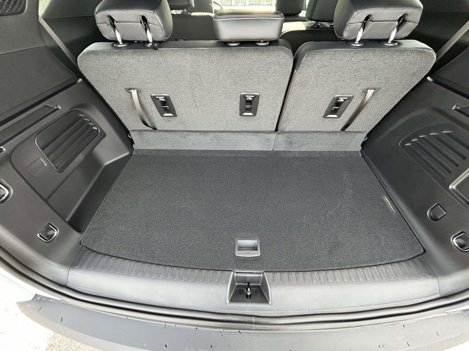 New 2026 Chevrolet Traverse LT w/ Sun and Wheel Package image 17