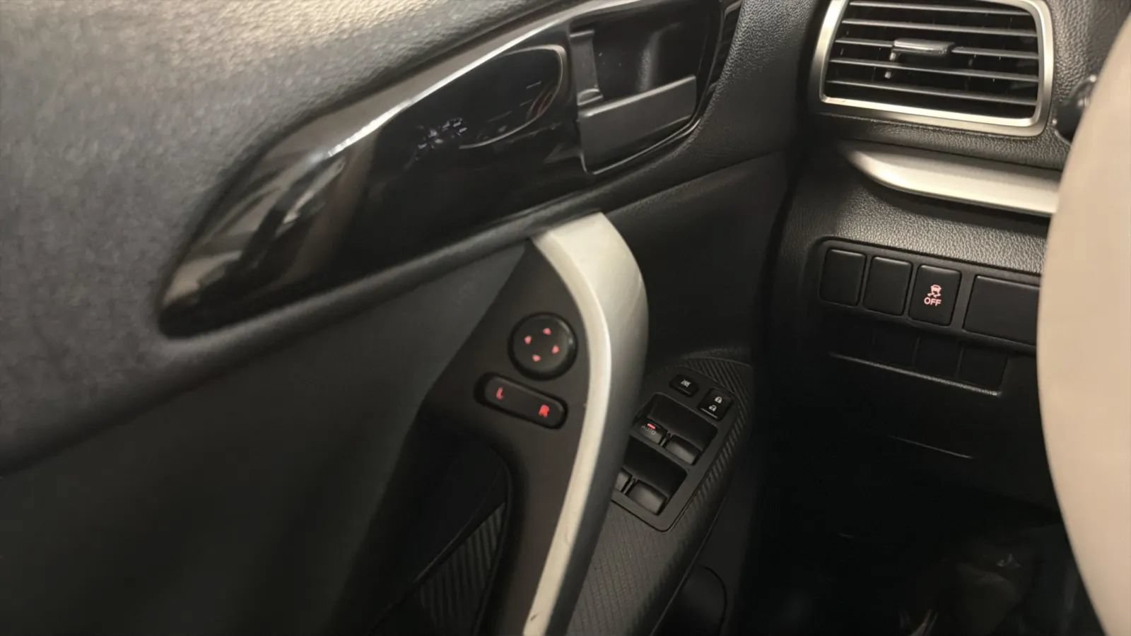Used 2020 Mitsubishi Eclipse Cross ES AWD/4WD image 15