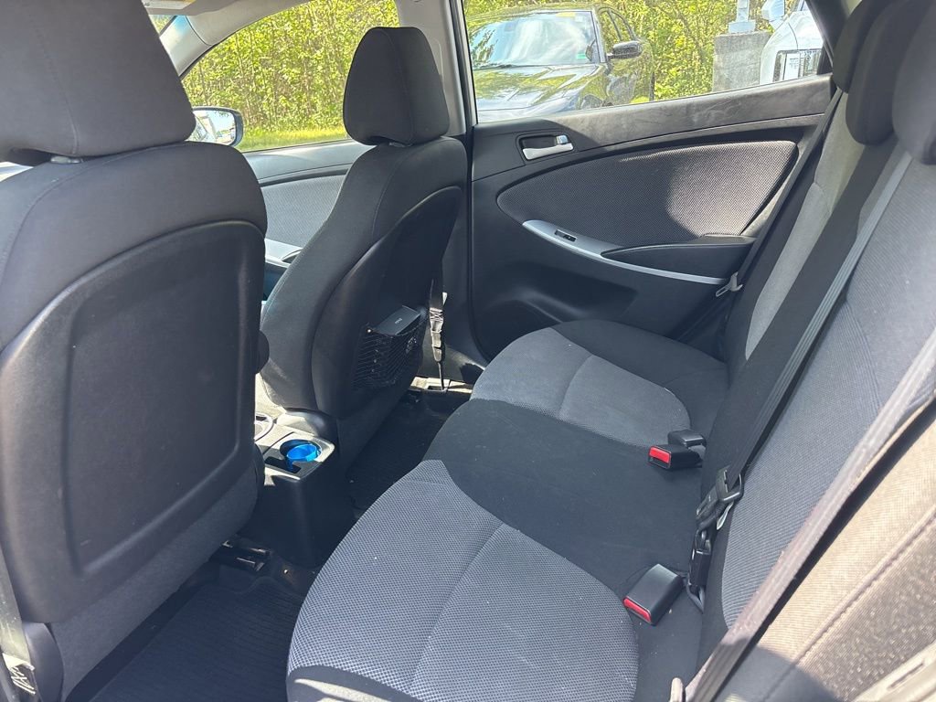 Used 2013 Hyundai Accent GS image 9