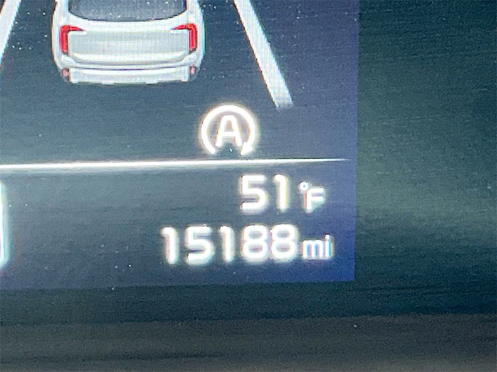 Used 2024 Kia Telluride EX w/ EX Captain's Chair Package image 12