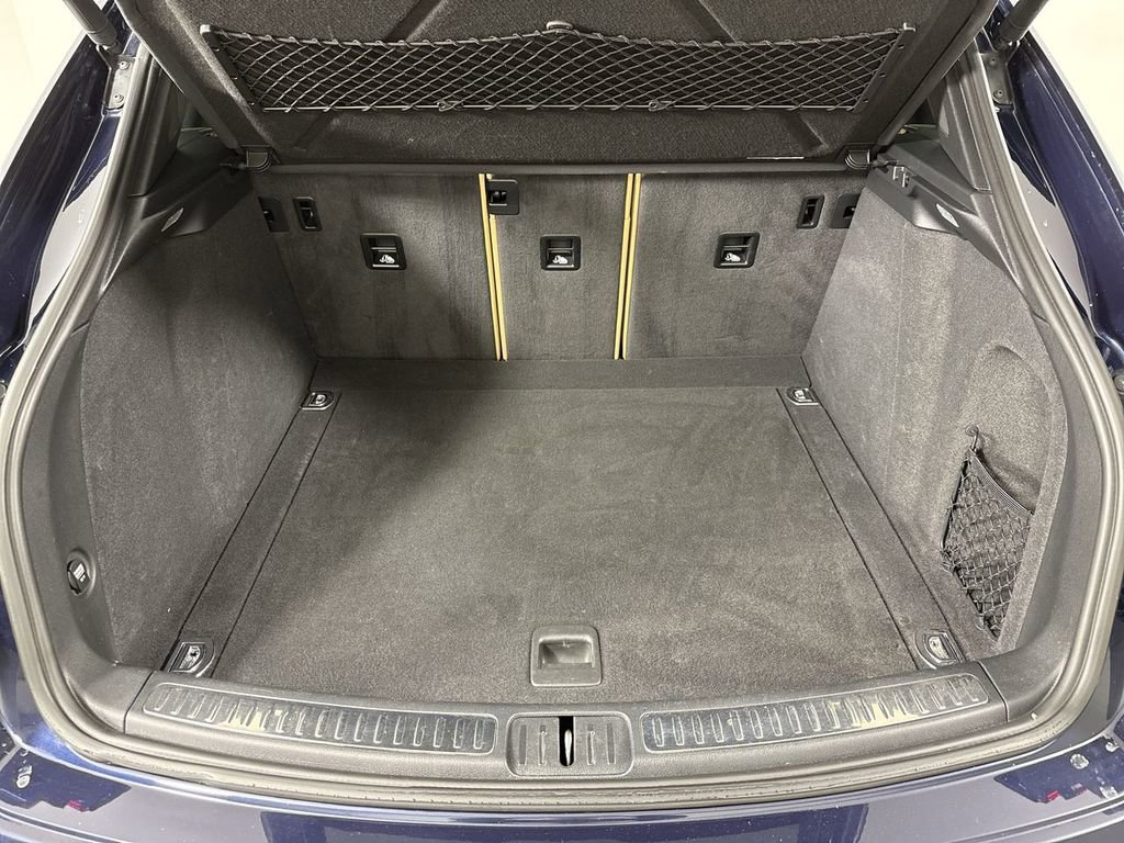 Certified 2018 Porsche Macan image 20