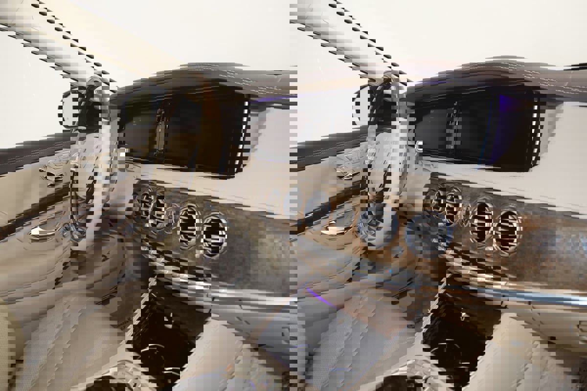 Used 2015 Mercedes-Benz S 550 4MATIC Sedan image 63