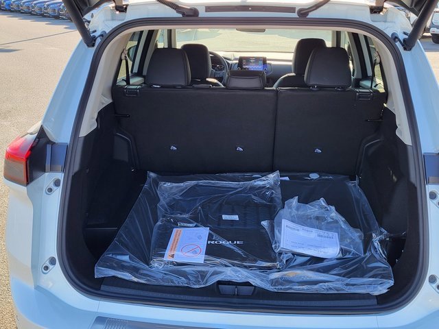 New 2026 Nissan Rogue SV image 4