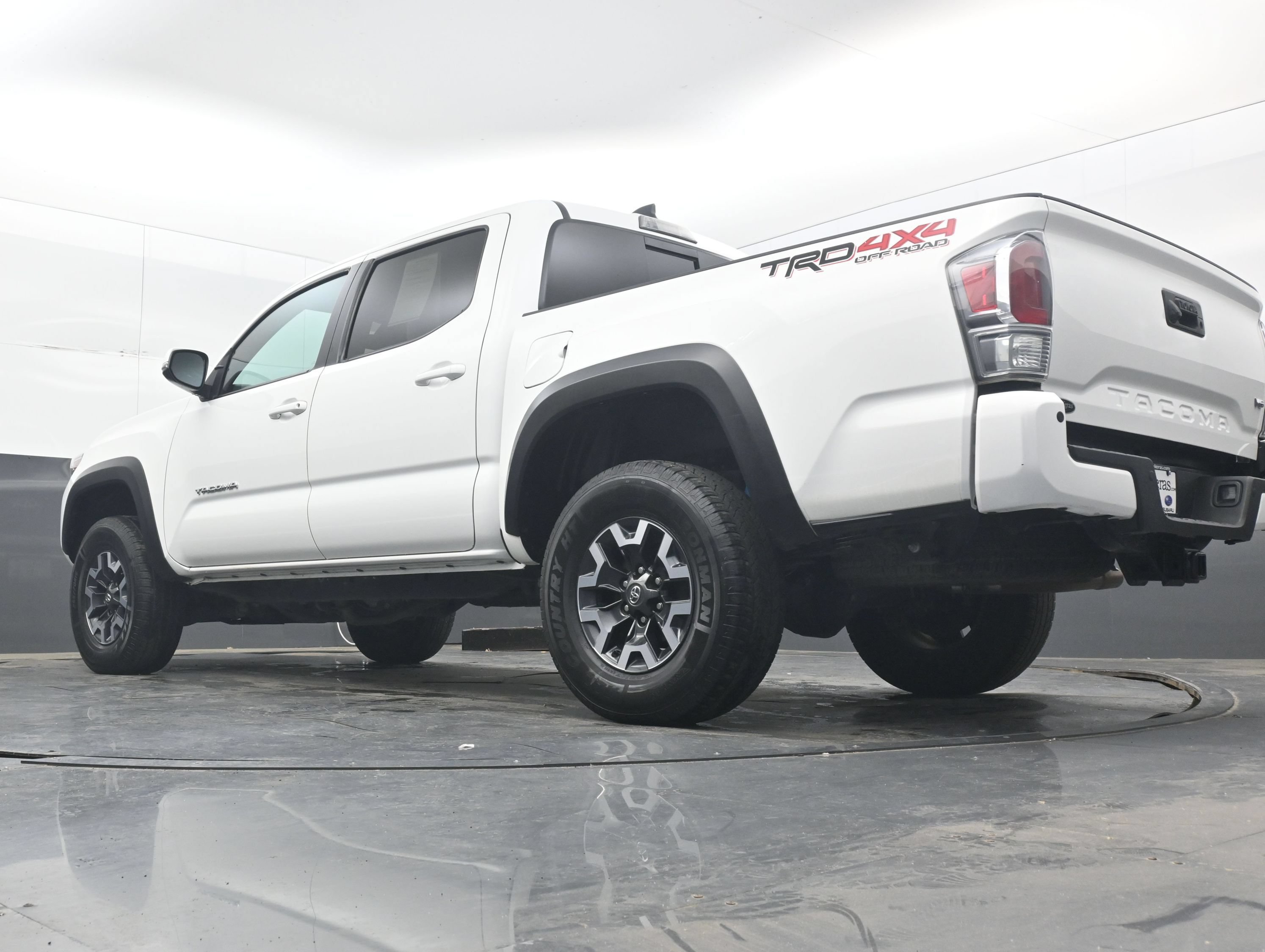 Used 2022 Toyota Tacoma TRD Off-Road w/ Technology Package AWD/4WD image 22