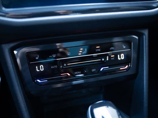 Used 2022 Volkswagen Tiguan SE R-Line AWD/4WD image 26