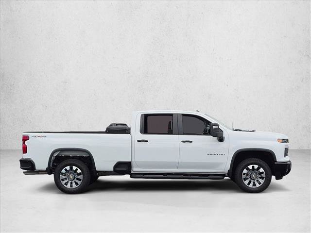 Used 2024 Chevrolet Silverado 2500 Custom w/ Custom Convenience Package AWD/4WD image 4