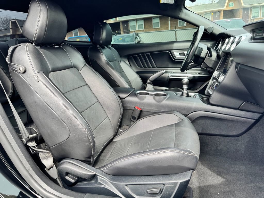 Used 2021 Ford Mustang GT Premium w/ Black Accent Package RWD image 10