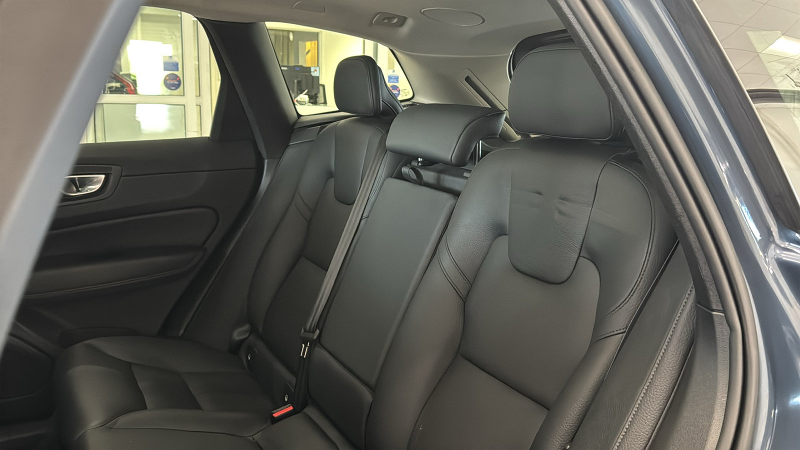 Certified 2024 Volvo XC60 T8 Plus w/ Climate Package AWD/4WD image 26