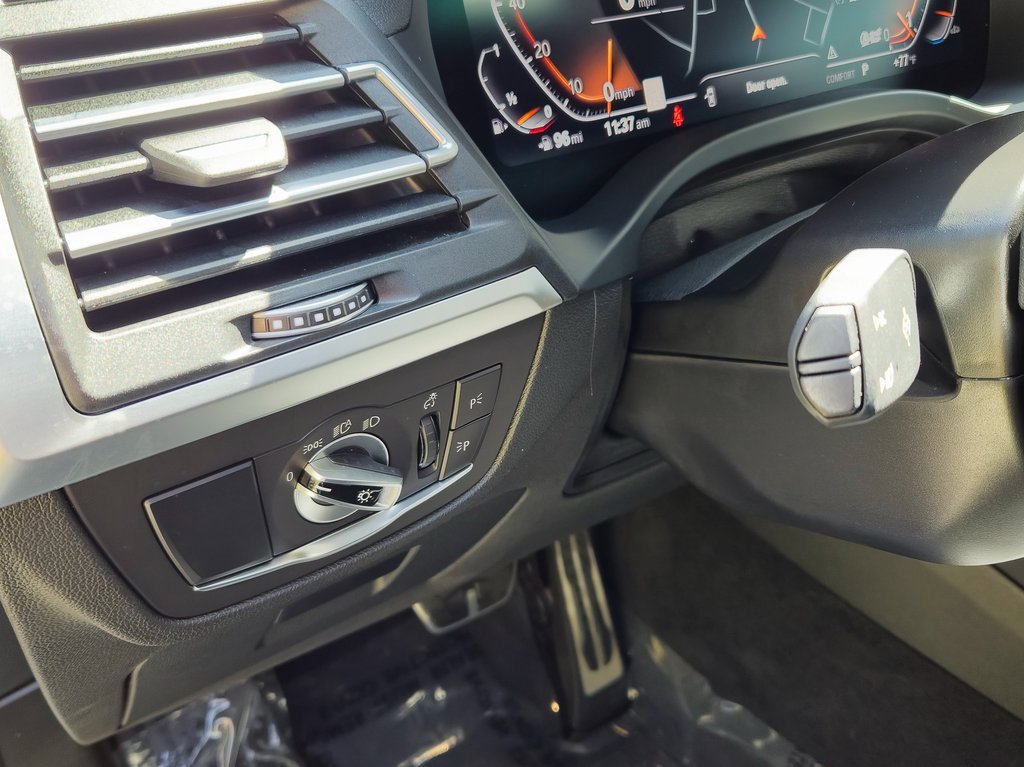 Used 2024 BMW X4 xDrive30i w/ Premium Package image 13