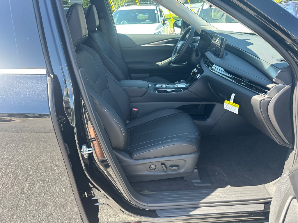 New 2027 INFINITI QX60 Luxe w/ Family Package FWD image 11
