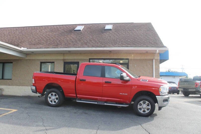 Used 2024 RAM 2500 Big Horn w/ Bed Utility Group image 2