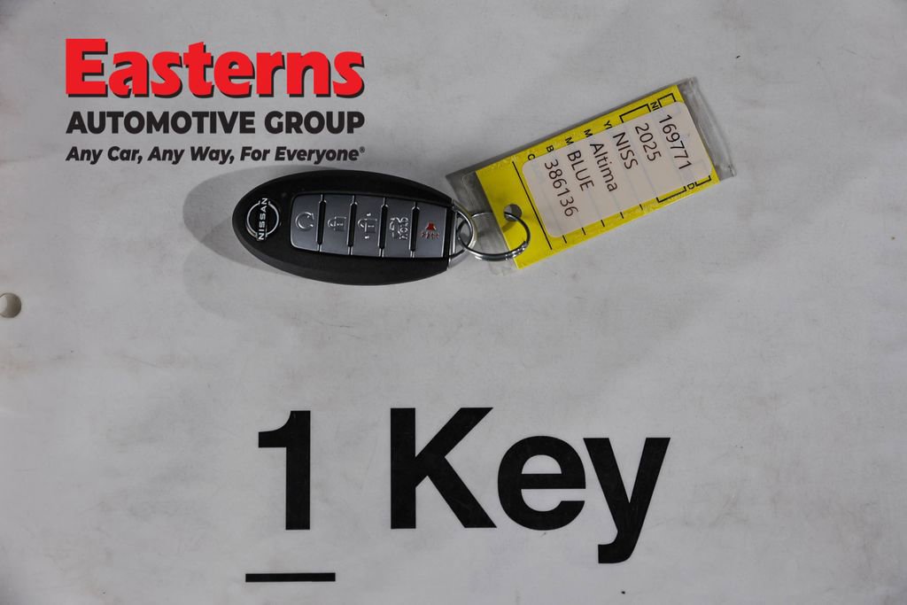 Used 2025 Nissan Altima 2.5 SV FWD image 25