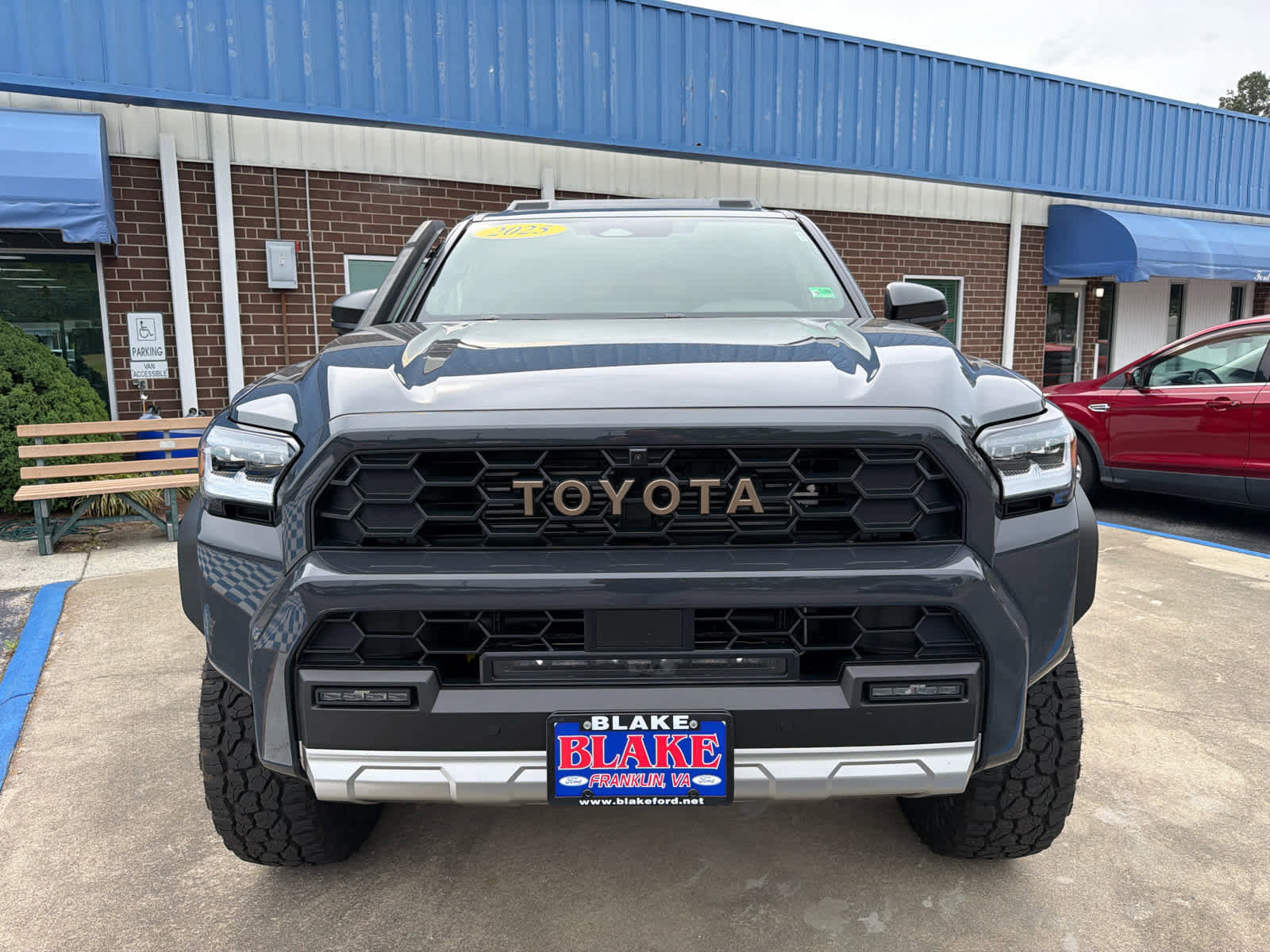 Used 2025 Toyota 4Runner Trailhunter AWD/4WD image 8