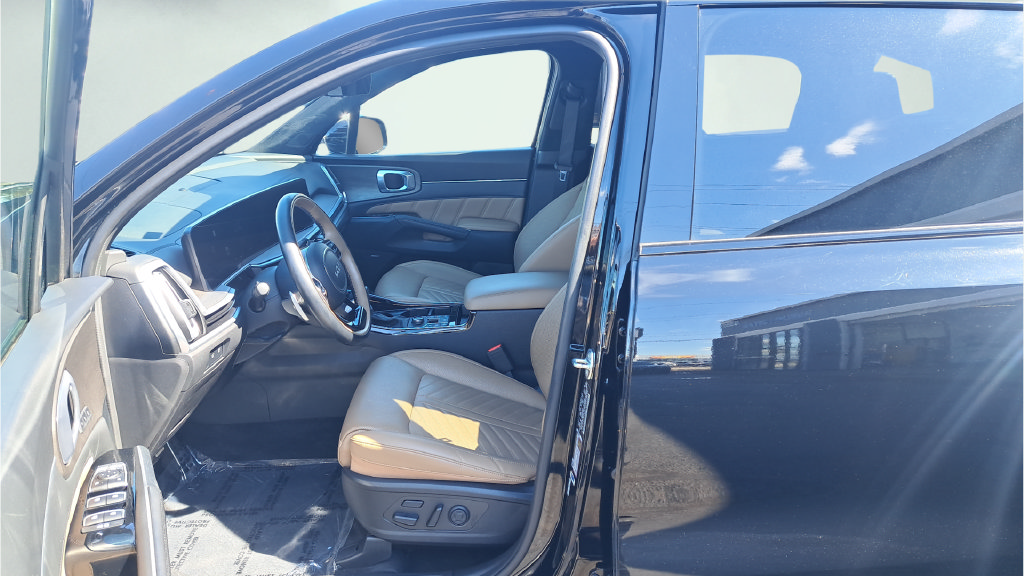 Used 2025 Kia Sorento SX Prestige w/ Olive Brown Leather Package AWD/4WD image 10