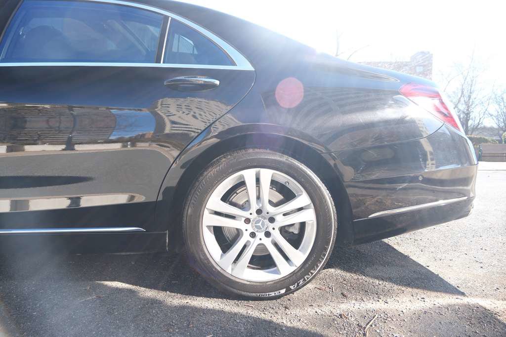 Used 2018 Mercedes-Benz S 560 4MATIC Sedan w/ Premium Package image 7