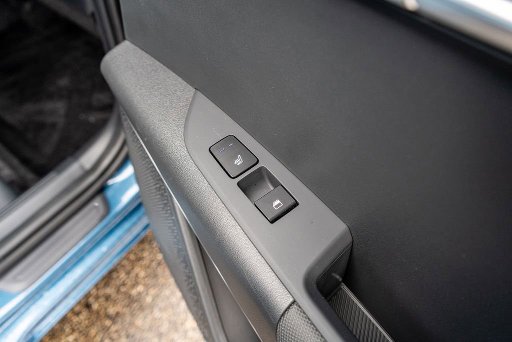 Used 2025 Kia Niro EX w/ EX Cold Weather Package image 14