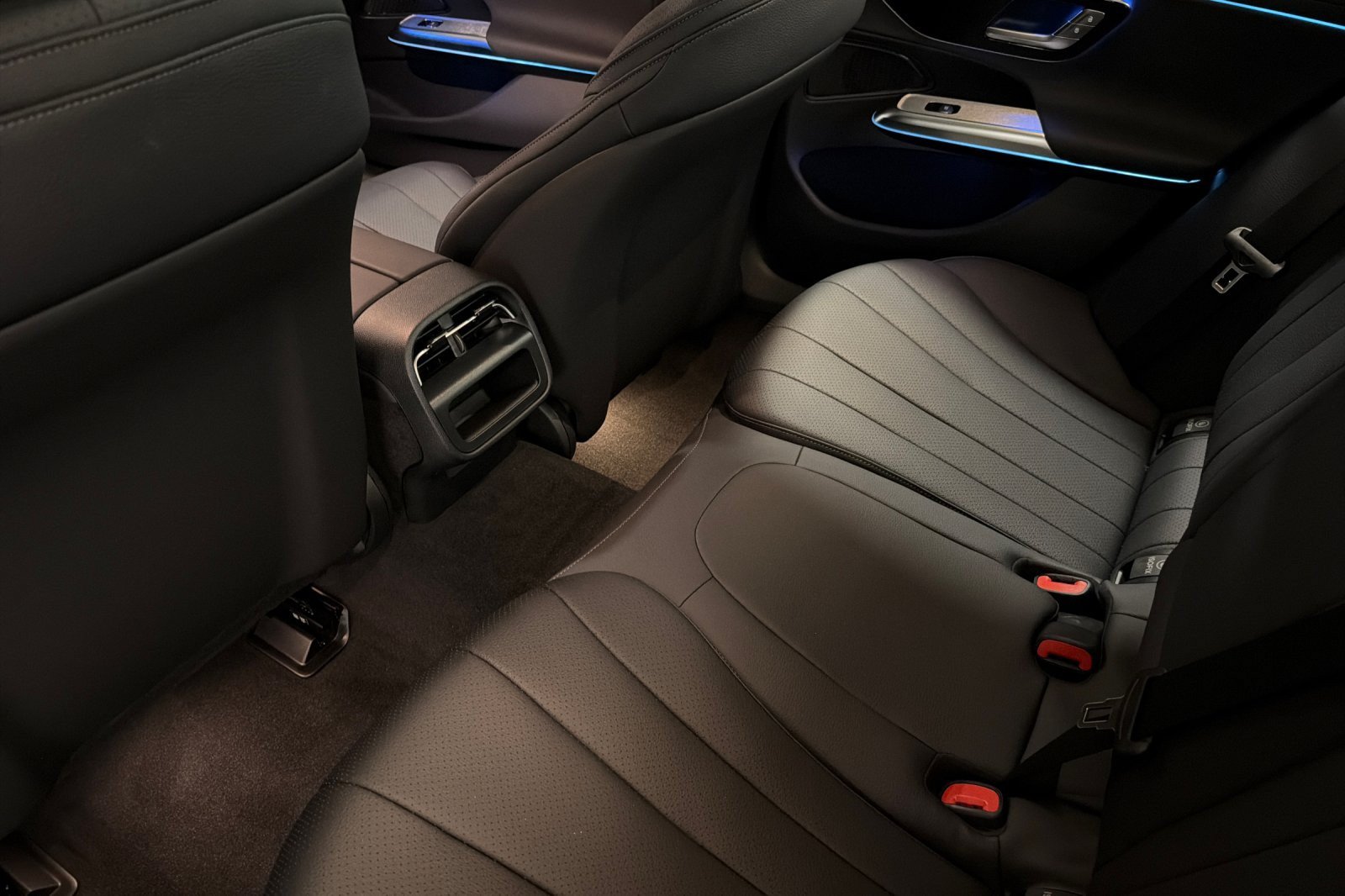 New 2027 Mercedes-Benz E 450 4MATIC Sedan image 11