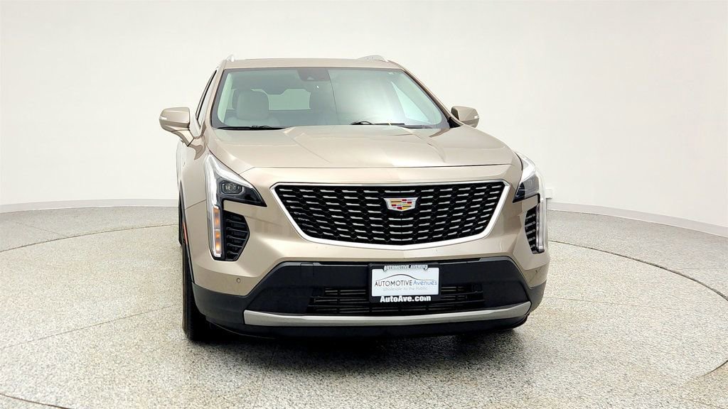Used 2023 Cadillac XT4 Premium Luxury w/ Enhanced Visibility Package image 2