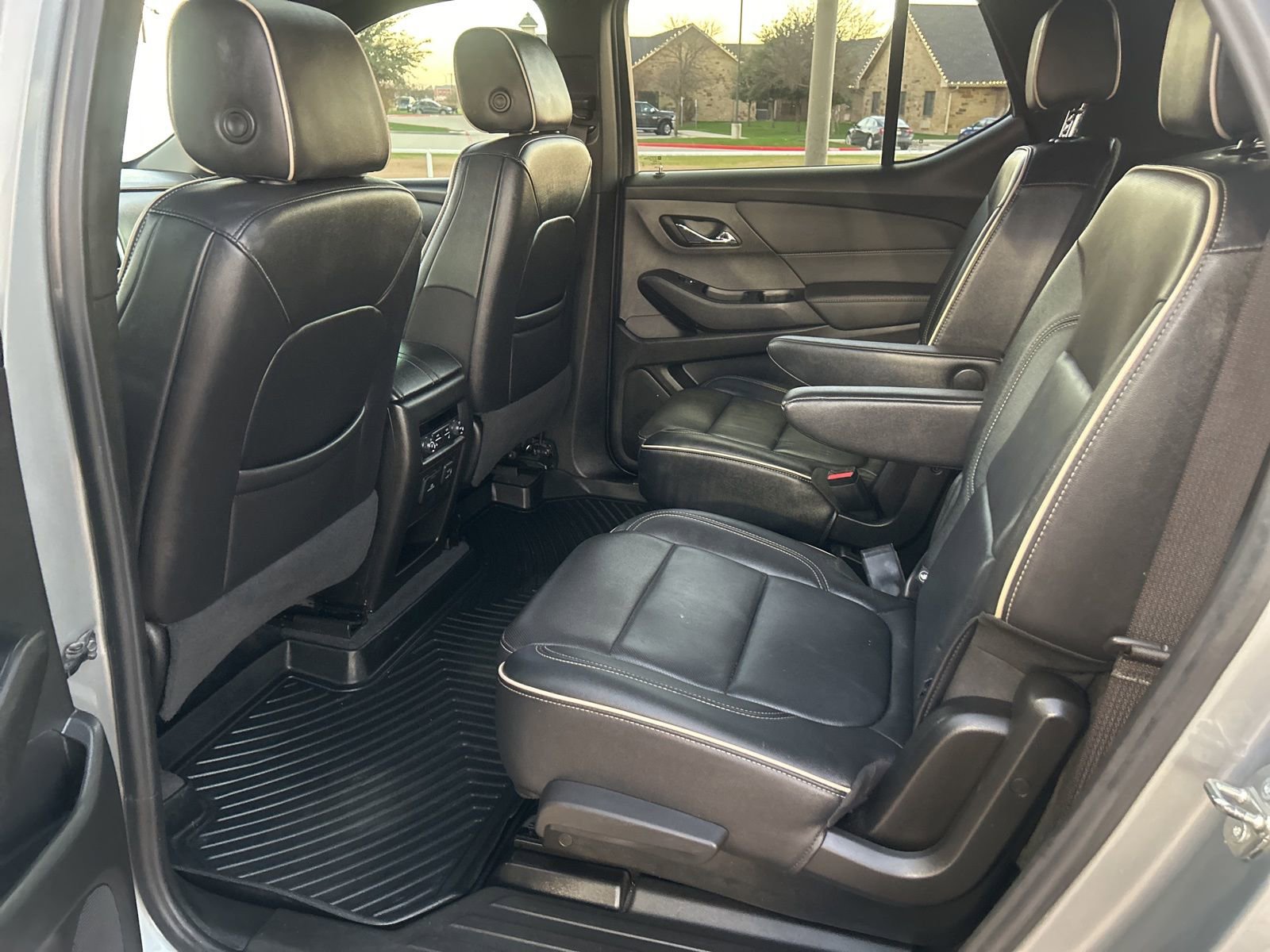 Used 2023 Chevrolet Traverse Premier w/ LPO, Cargo Package image 12