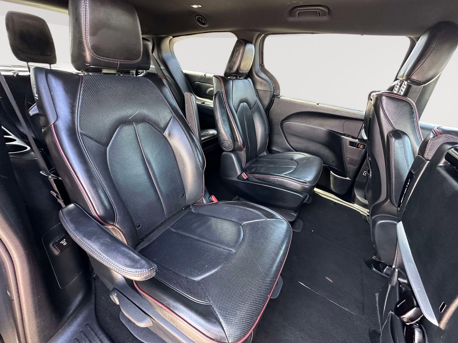 Used 2020 Chrysler Pacifica Limited image 22