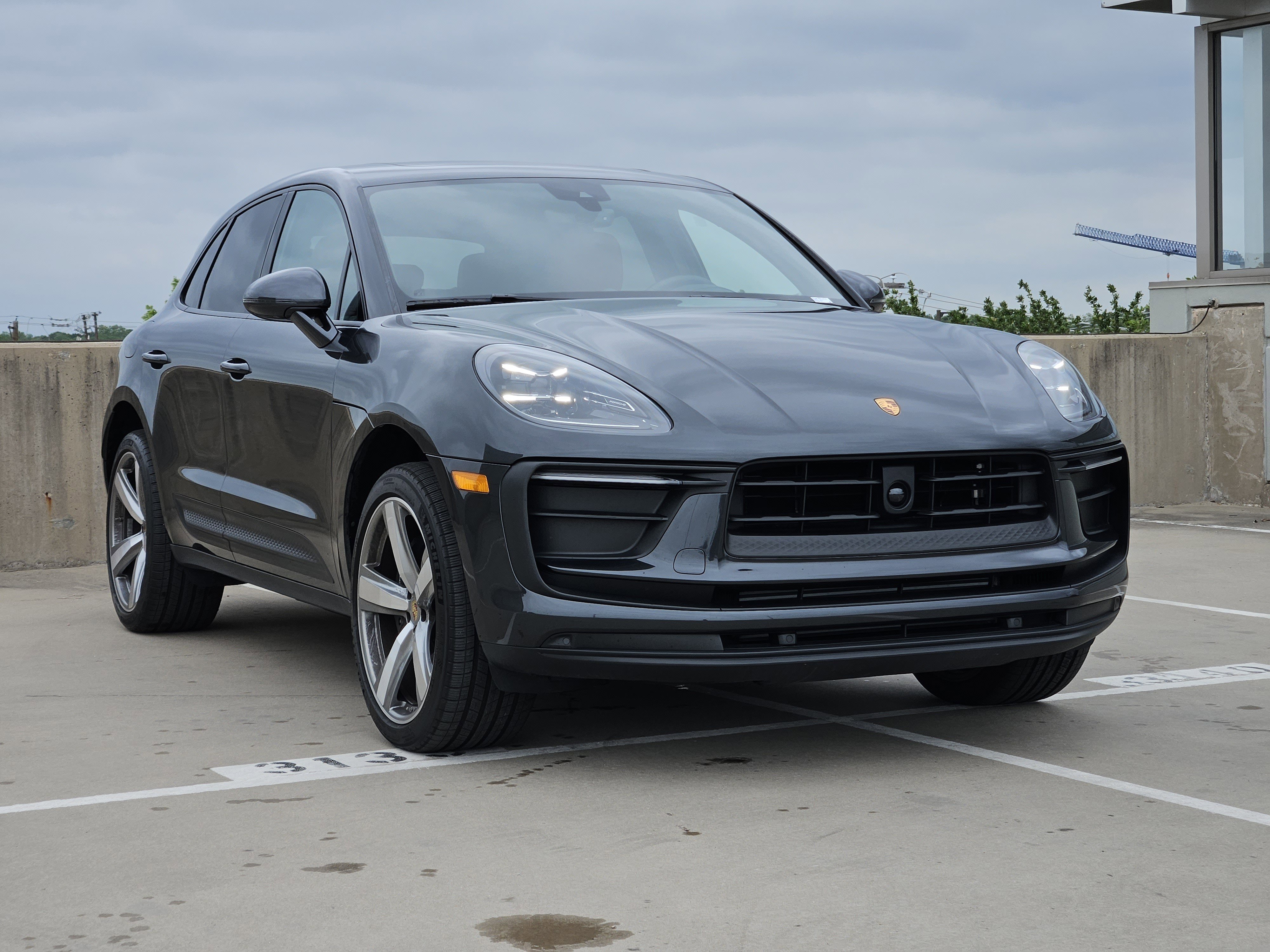 Certified 2026 Porsche Macan AWD/4WD image 10