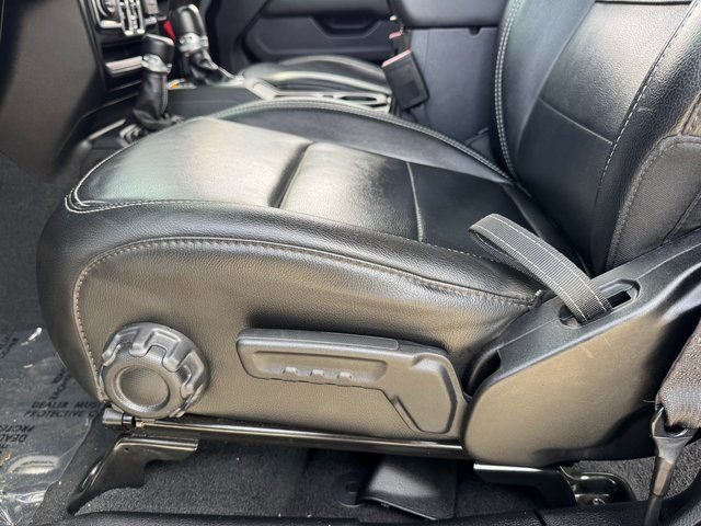 Used 2023 Jeep Wrangler Unlimited Sahara w/ Cold Weather Group image 15