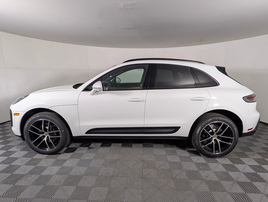 New 2026 Porsche Macan image 2