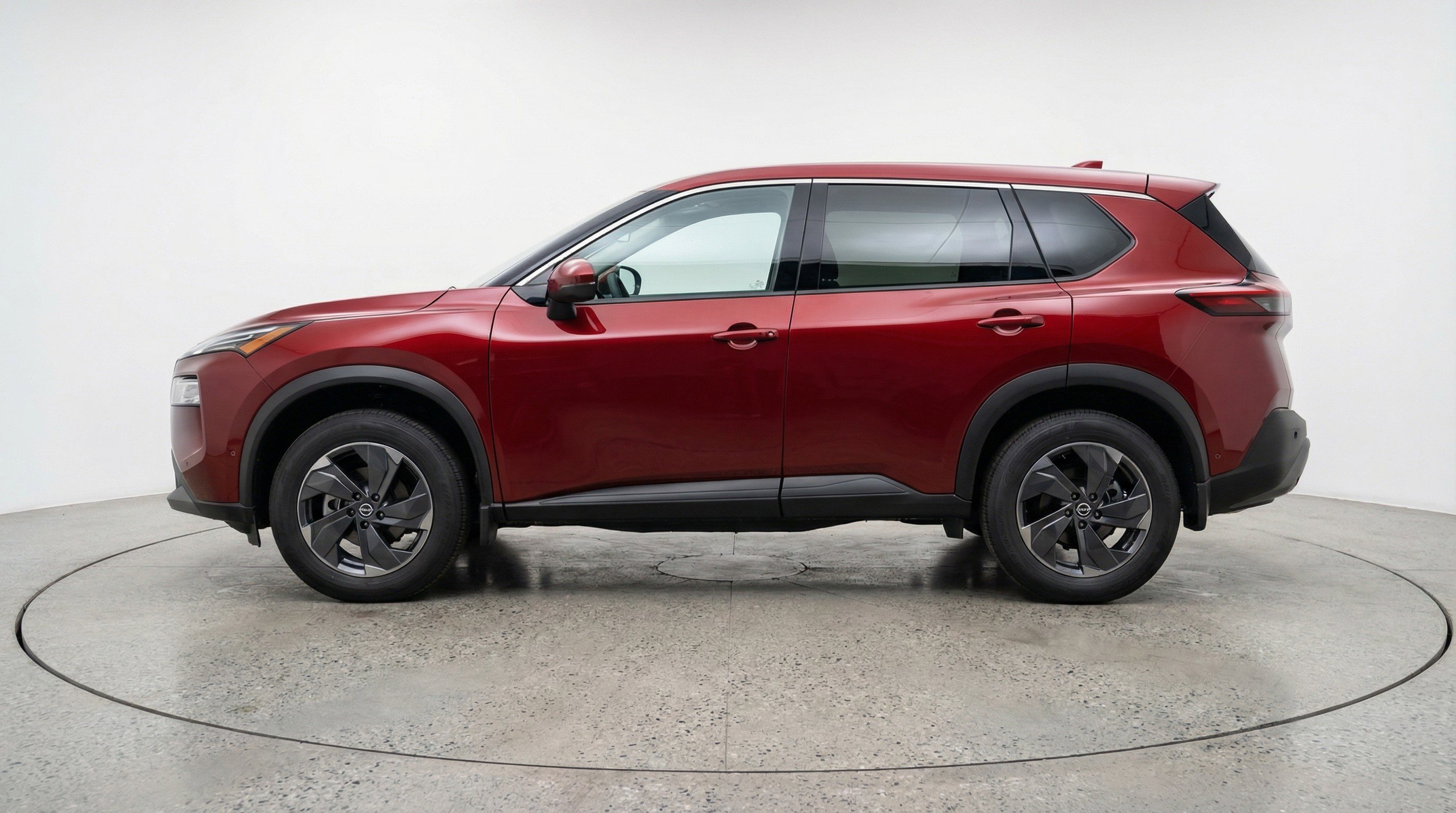 Used 2025 Nissan Rogue SV image 5