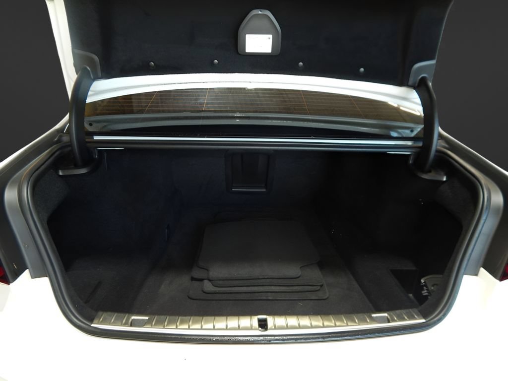 Used 2021 BMW 750i xDrive w/ Executive Package AWD/4WD image 9