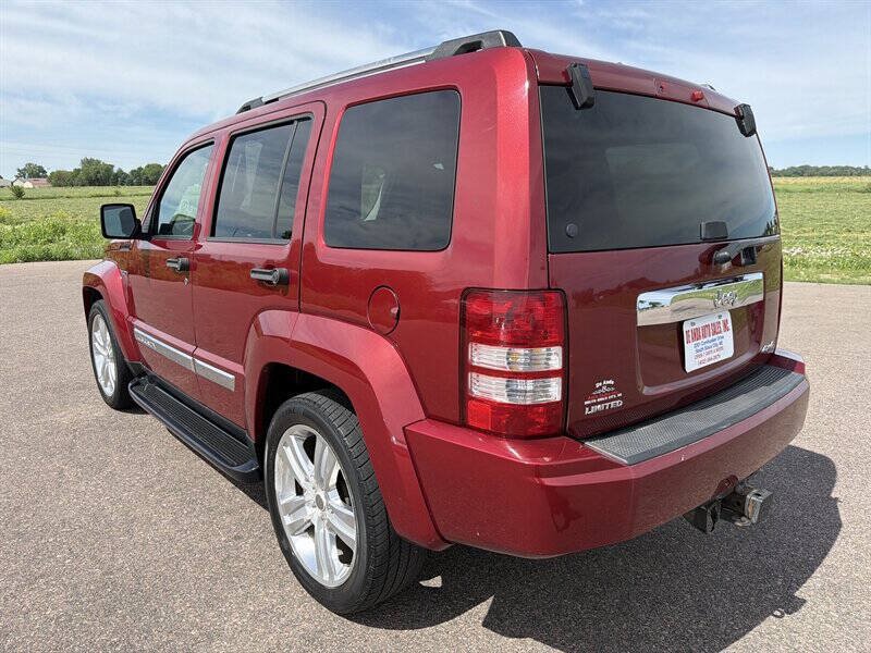 Used 2012 Jeep Liberty Limited Jet w/ Comfort/Convenience Group AWD/4WD image 3