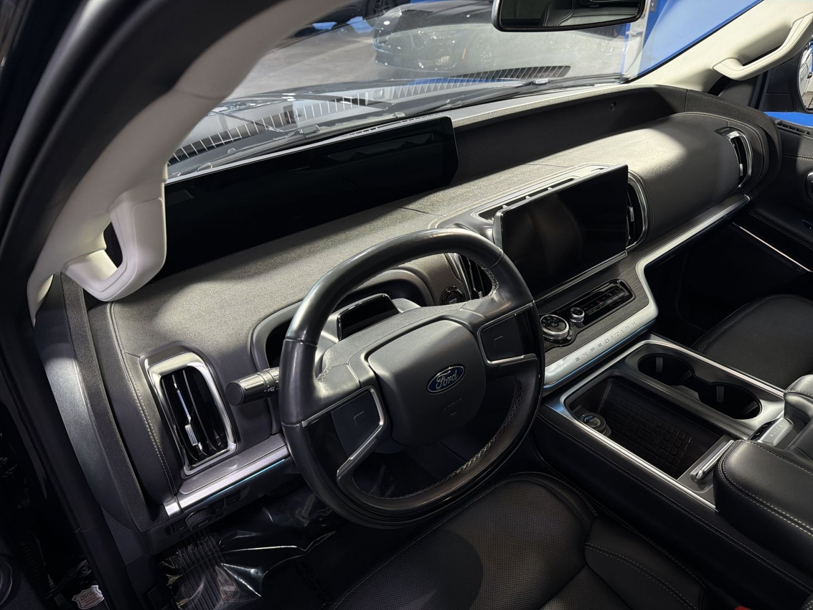 Used 2025 Ford Expedition Platinum AWD/4WD image 16