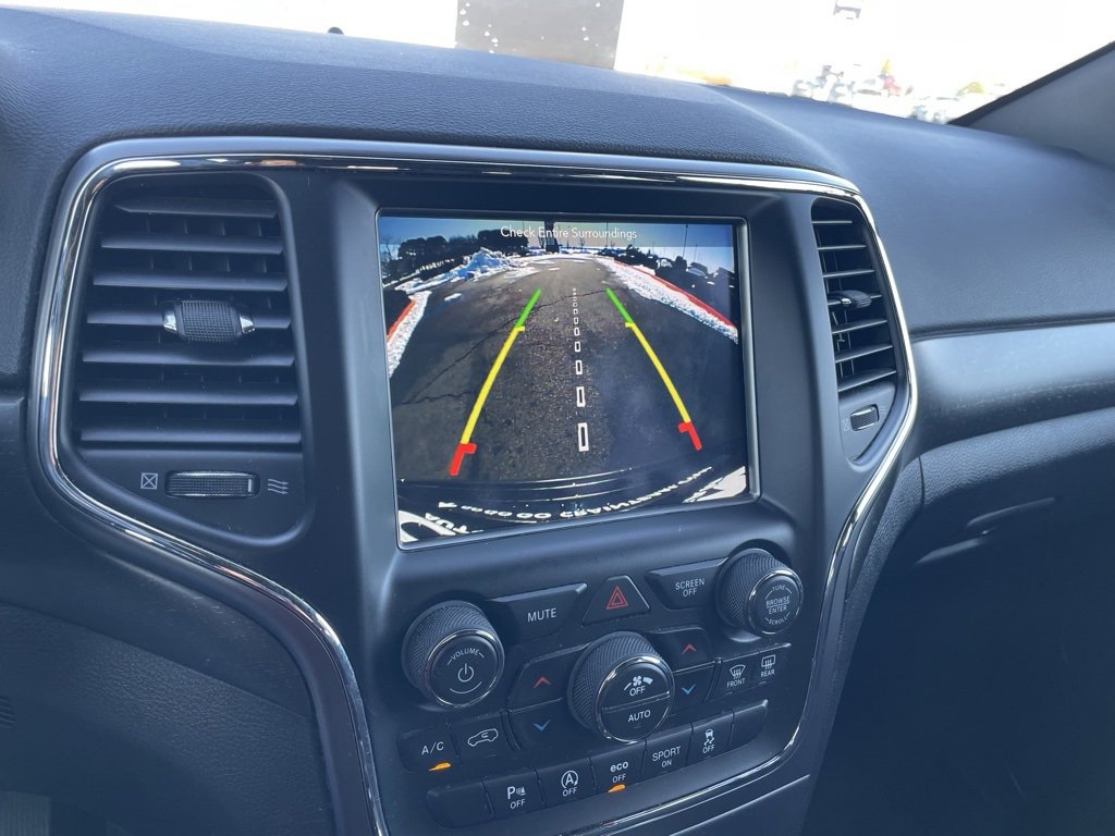 Used 2018 Jeep Grand Cherokee Laredo image 15