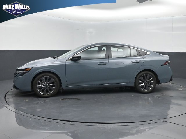 Used 2026 Nissan Sentra SL w/ Floor Mat Package FWD image 4