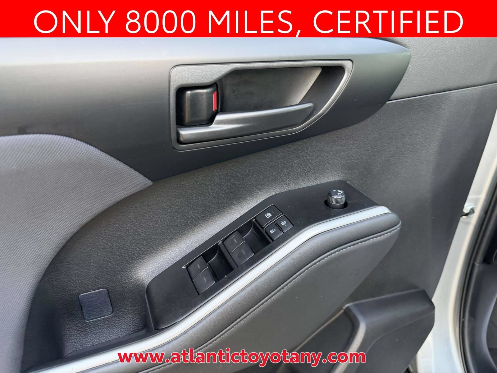 Used 2025 Toyota Highlander LE AWD/4WD image 23