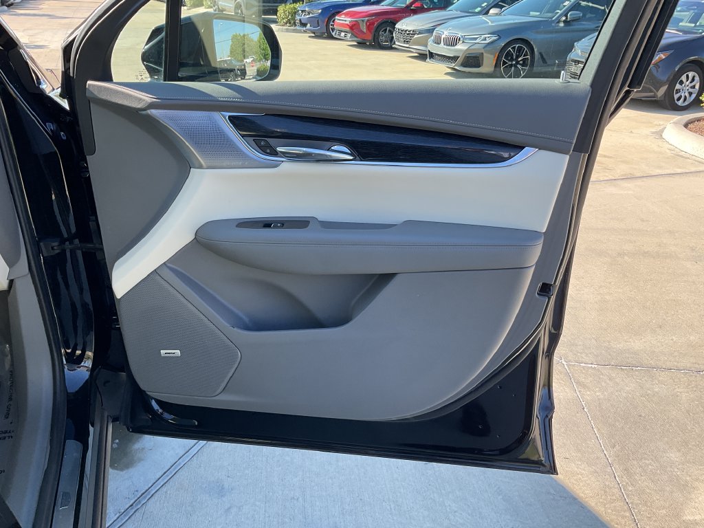 Used 2023 Cadillac XT6 Premium Luxury w/ LPO, Floor Liner Package AWD/4WD image 26