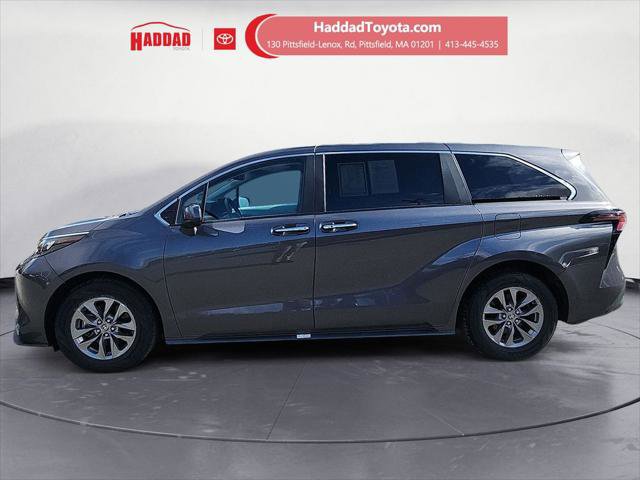 Certified 2025 Toyota Sienna XLE image 2