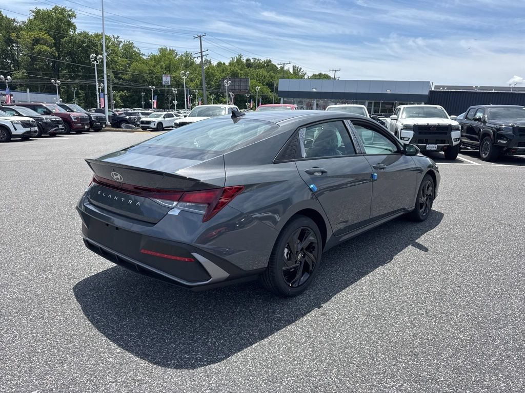 New 2026 Hyundai Elantra Sport FWD image 5