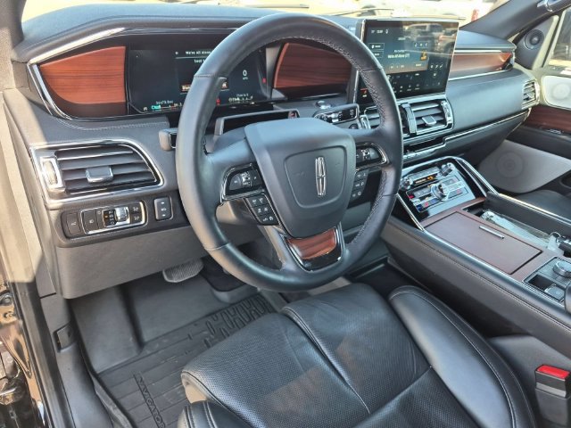 Used 2023 Lincoln Navigator Reserve AWD/4WD image 11