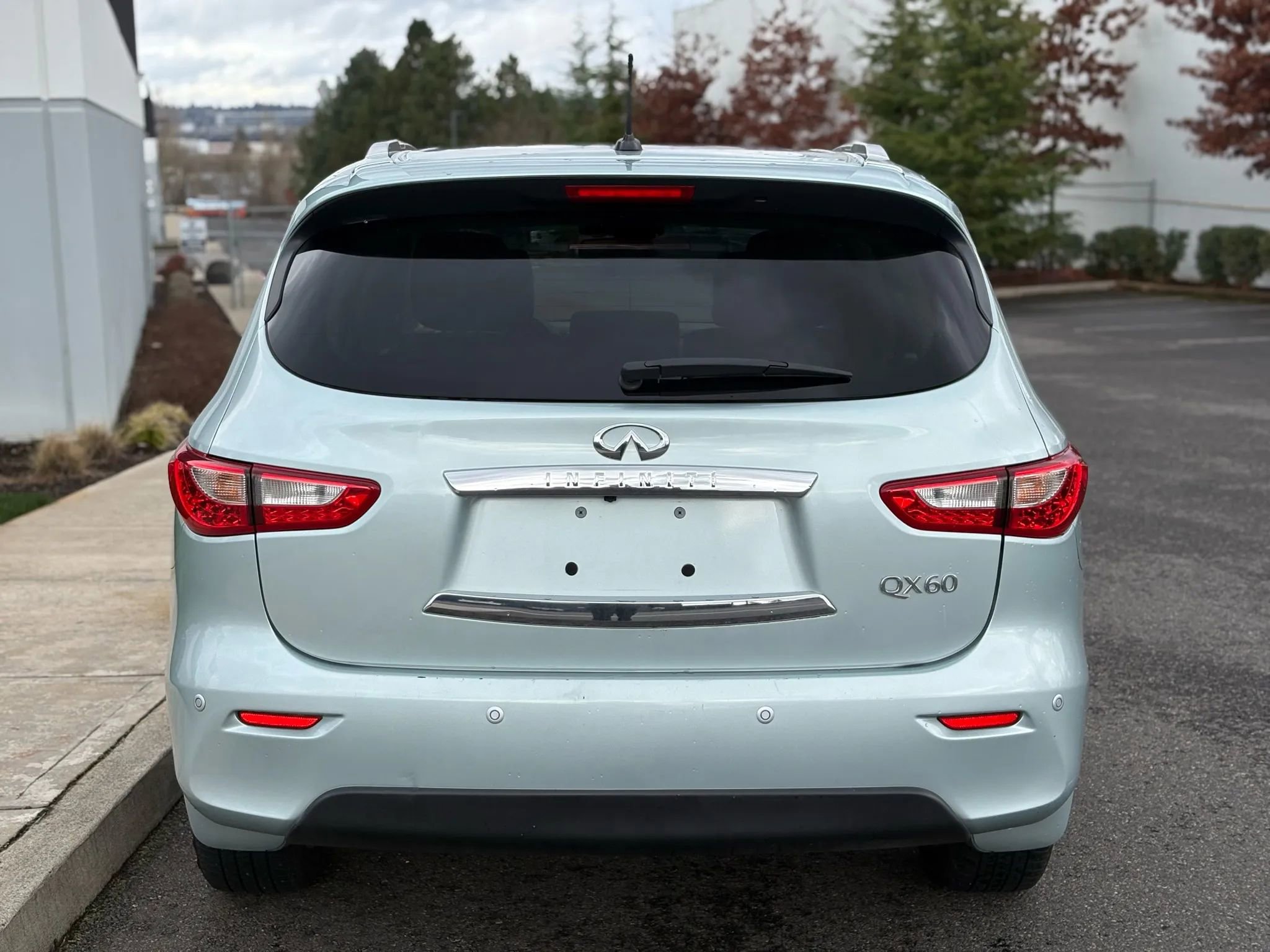 Used 2014 INFINITI QX60 AWD Hybrid w/ HEV Deluxe Touring Package image 5