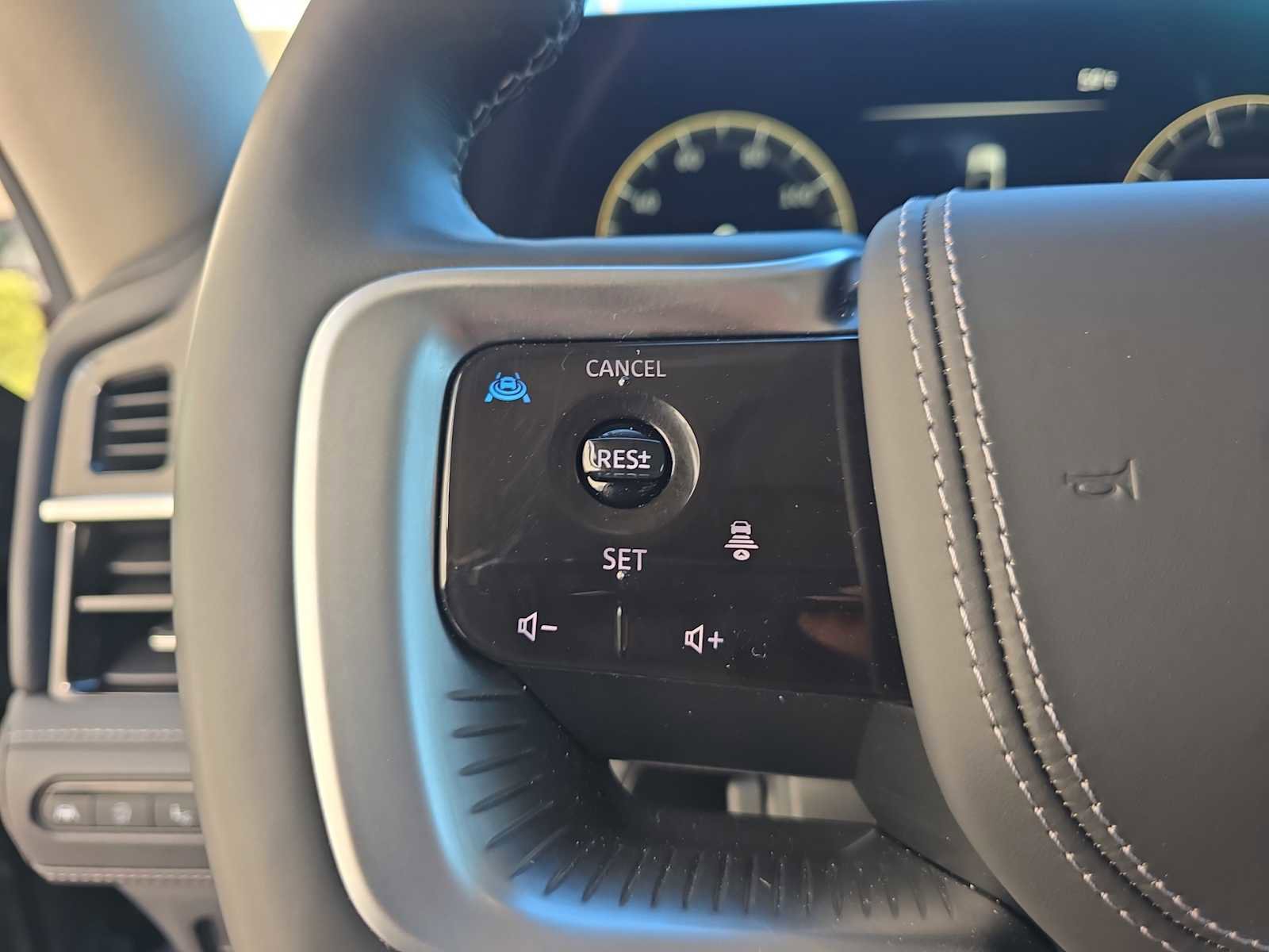 Certified 2025 INFINITI QX80 Sensory image 23