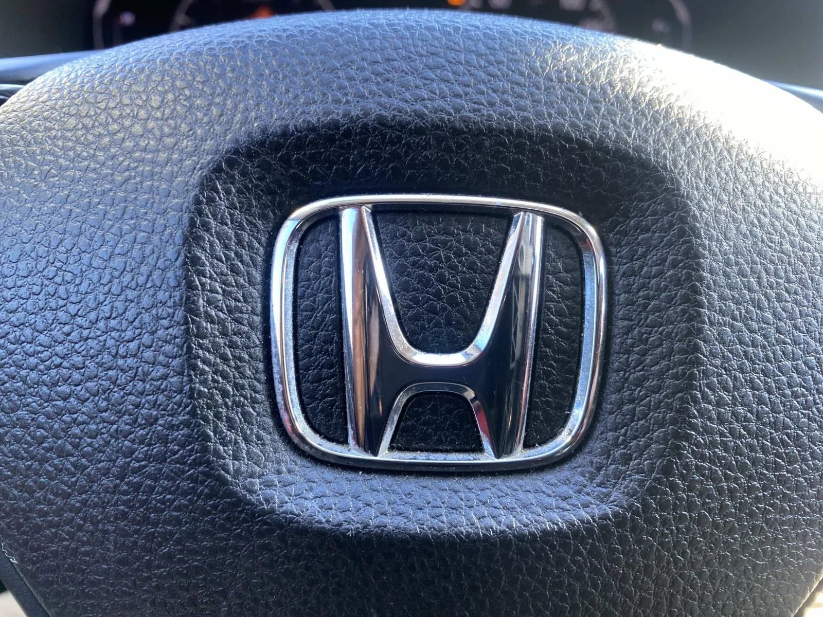 Used 2018 Honda Accord EX image 28