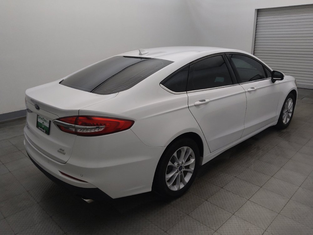 Used 2020 Ford Fusion SE FWD image 9