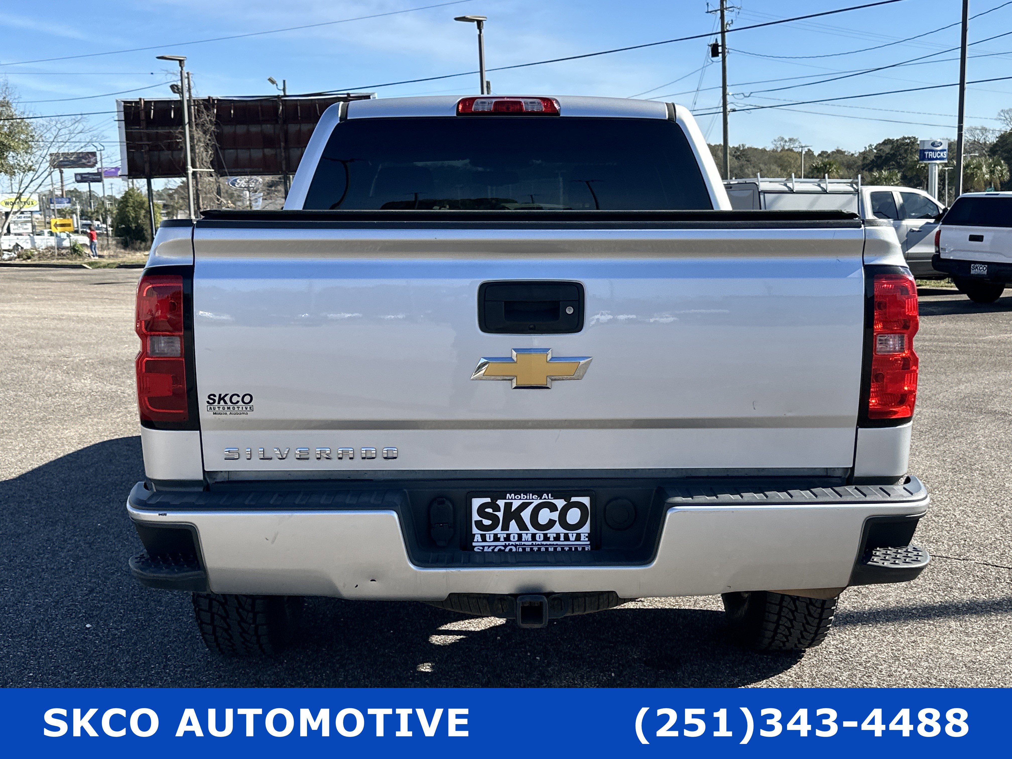 Used 2018 Chevrolet Silverado 1500 Custom w/ Custom Value Package image 4