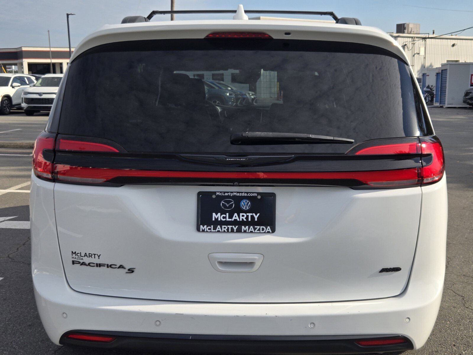 Used 2022 Chrysler Pacifica Touring-L w/ S Appearance Package image 4
