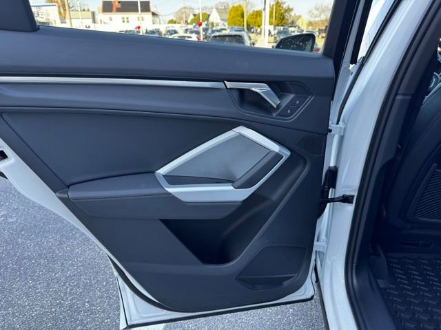 Certified 2025 Audi Q3 2.0T Premium w/ Convenience Package image 39