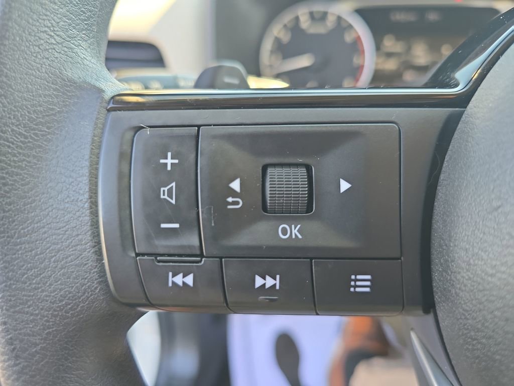 Used 2023 Nissan Rogue SV image 27