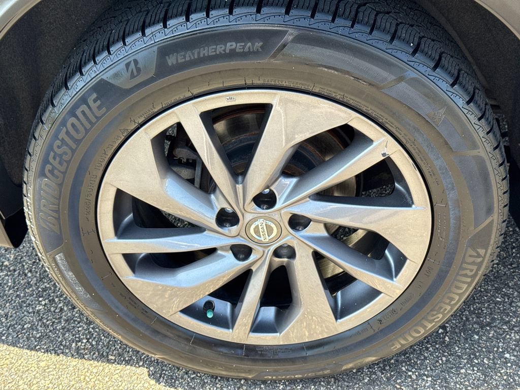 Used 2016 Nissan Rogue SL w/ SL Premium Package FWD image 19