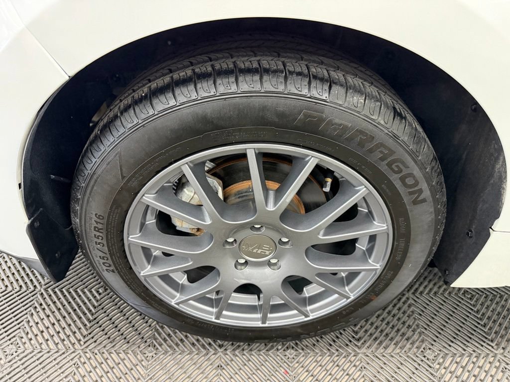 Used 2019 Toyota Corolla XSE FWD image 19