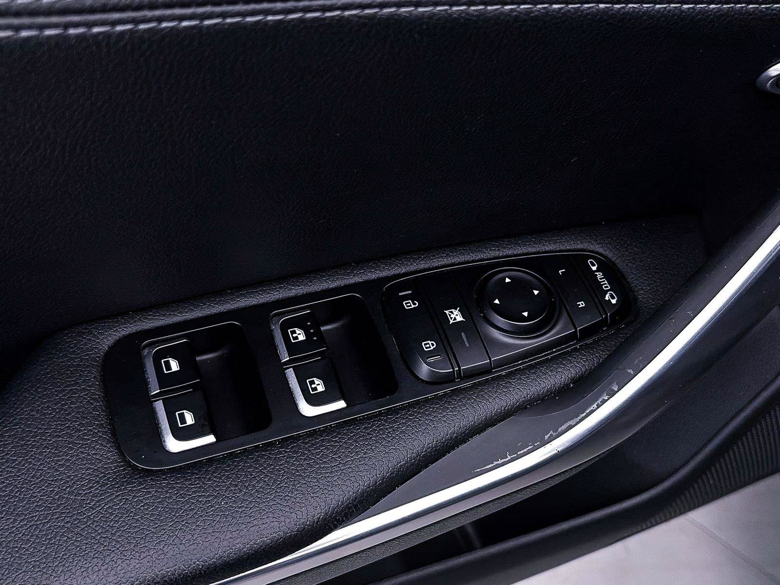 Certified 2023 Kia Stinger GT-Line RWD image 17