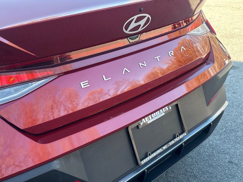 Used 2024 Hyundai Elantra SE image 40